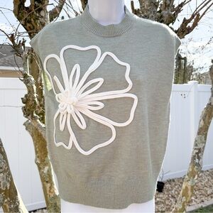 C•MENSE Flower Appliqué Cap Sleeve Knit Top – Light Sage (NWT)